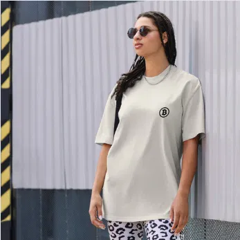 BTC Beach Club T-Shirt Oversized – Vorderansicht am Model